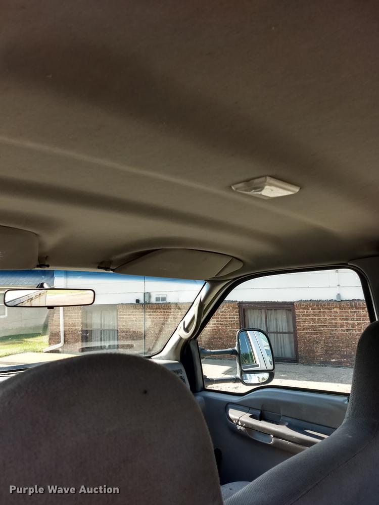 image for item ER9047 2001 Ford F450 Super Duty Crew Cab service truck