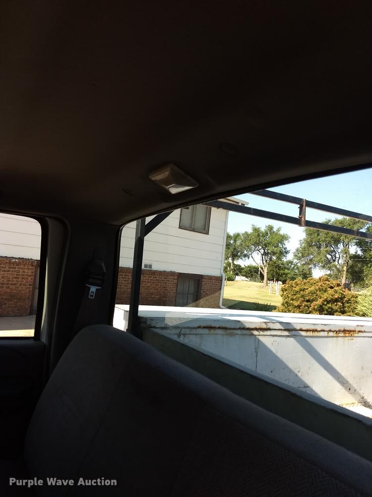 image for item ER9047 2001 Ford F450 Super Duty Crew Cab service truck