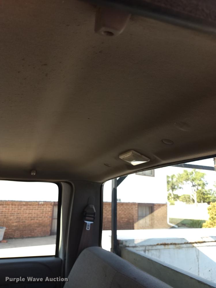 image for item ER9047 2001 Ford F450 Super Duty Crew Cab service truck