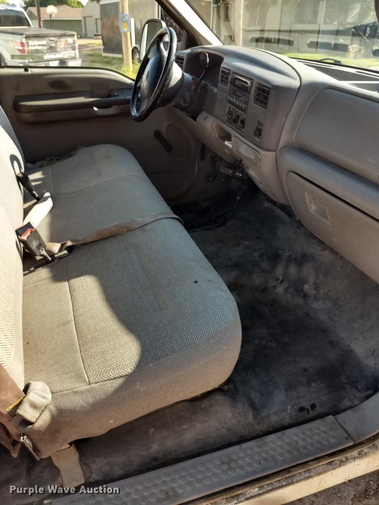 image for item ER9047 2001 Ford F450 Super Duty Crew Cab service truck