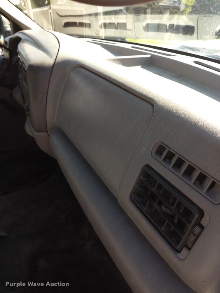 image for item ER9047 2001 Ford F450 Super Duty Crew Cab service truck