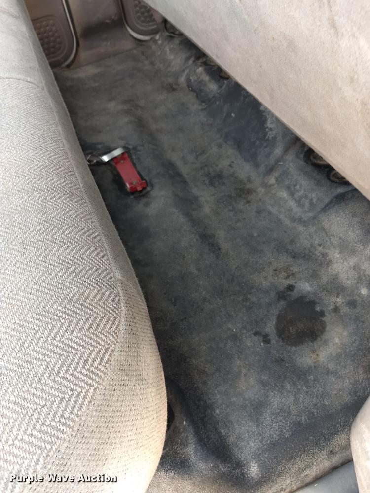 image for item ER9047 2001 Ford F450 Super Duty Crew Cab service truck