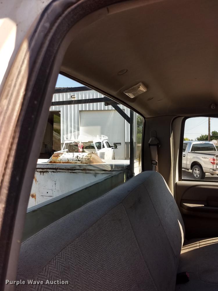 image for item ER9047 2001 Ford F450 Super Duty Crew Cab service truck