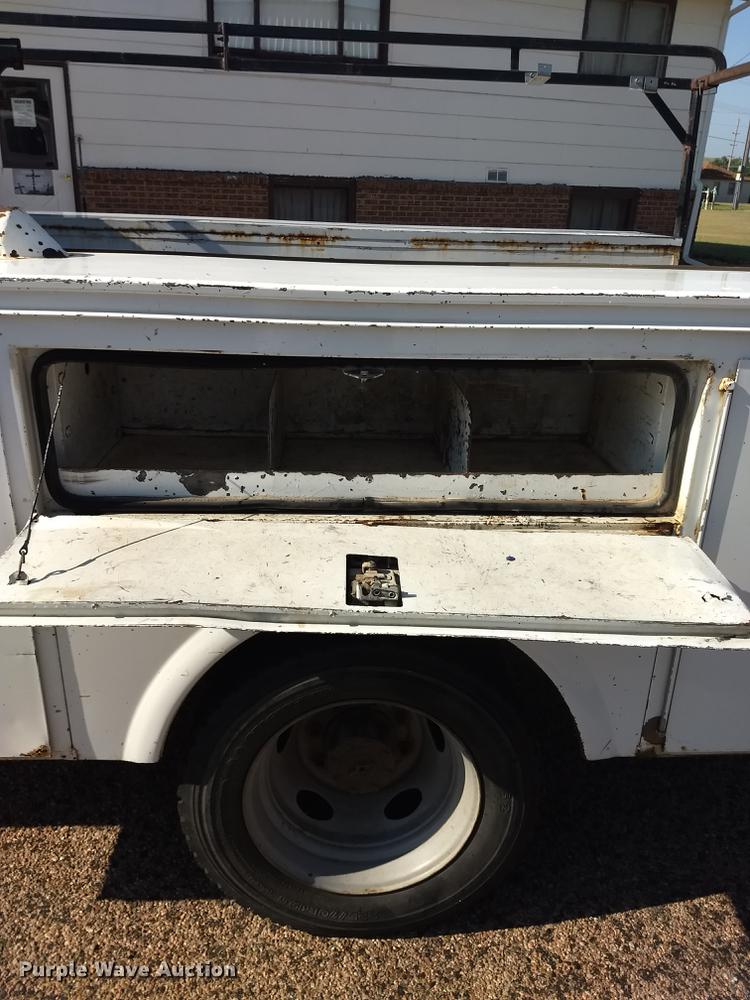 image for item ER9047 2001 Ford F450 Super Duty Crew Cab service truck