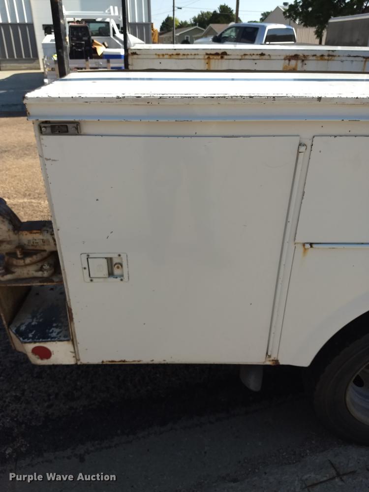 image for item ER9047 2001 Ford F450 Super Duty Crew Cab service truck