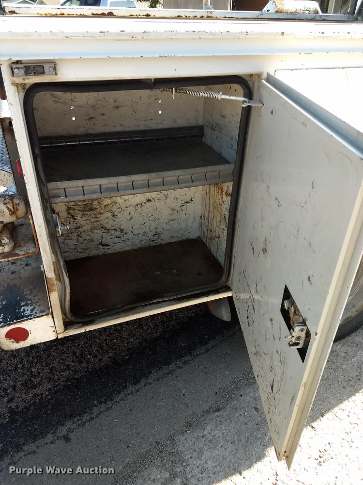 image for item ER9047 2001 Ford F450 Super Duty Crew Cab service truck