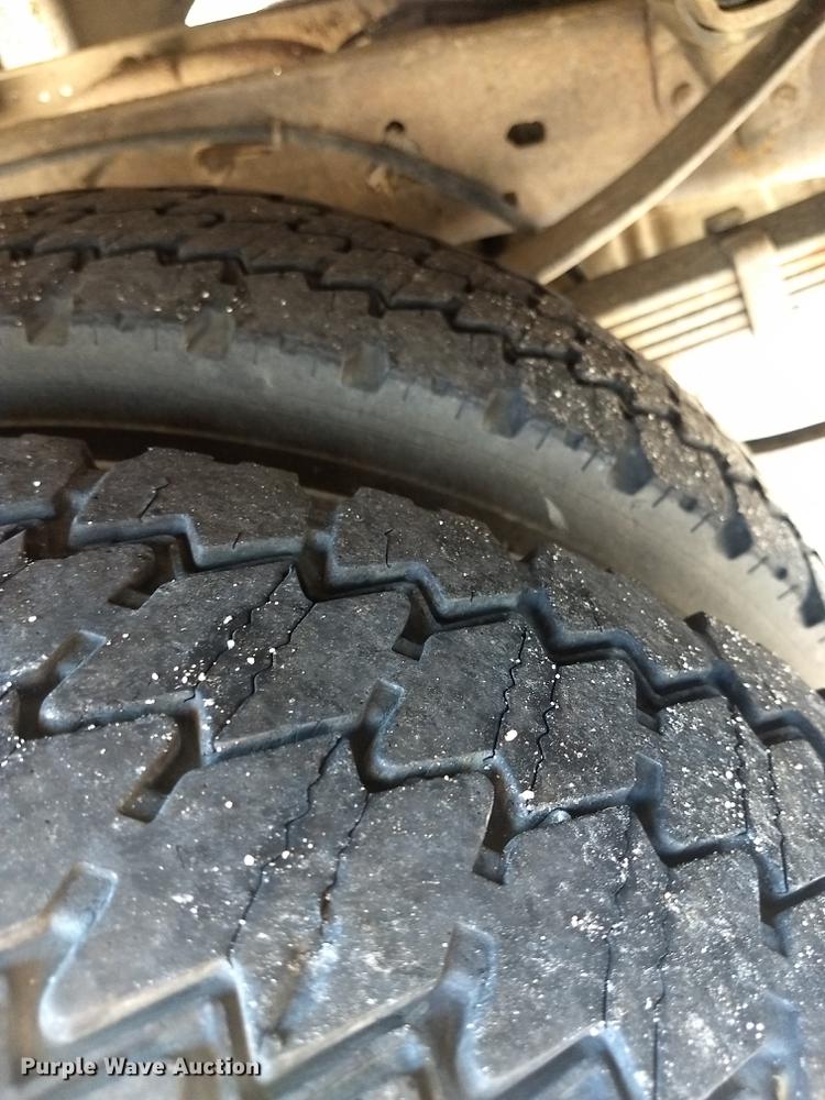 image for item ER9047 2001 Ford F450 Super Duty Crew Cab service truck