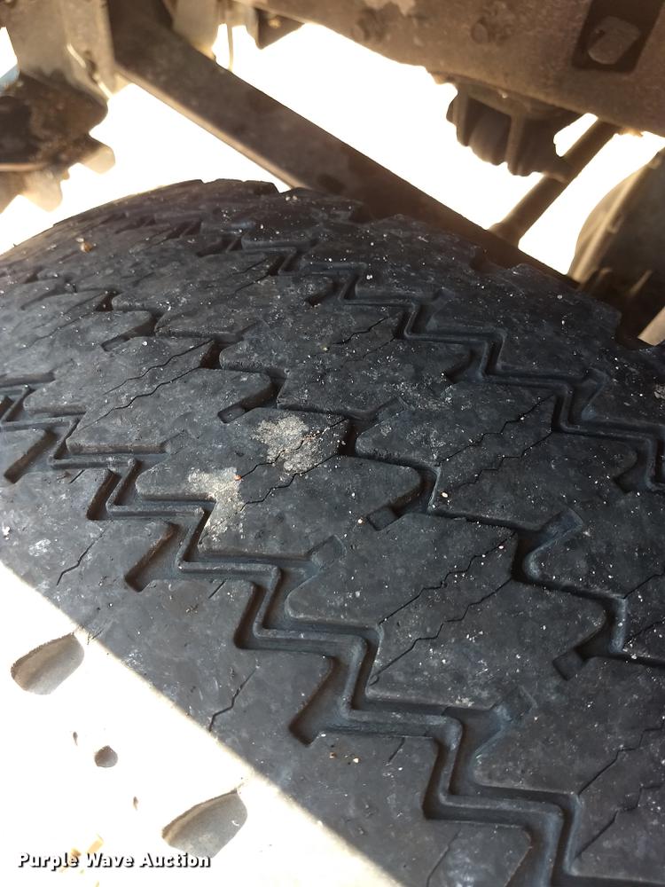 image for item ER9047 2001 Ford F450 Super Duty Crew Cab service truck