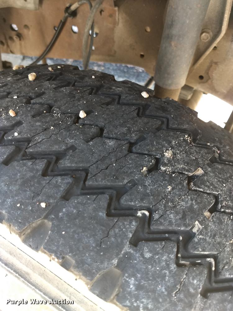 image for item ER9047 2001 Ford F450 Super Duty Crew Cab service truck