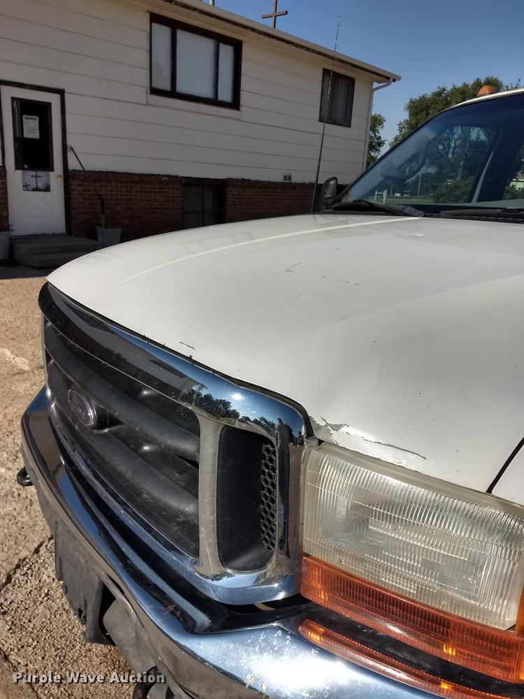 image for item ER9047 2001 Ford F450 Super Duty Crew Cab service truck