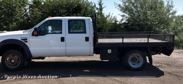 image for item ER9048 2008 Ford F550 Super Duty Crew Cab flatbed truck