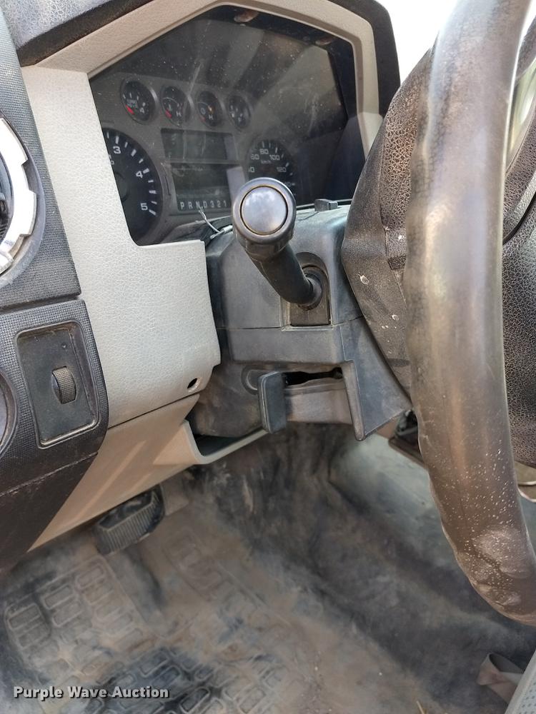 image for item ER9048 2008 Ford F550 Super Duty Crew Cab flatbed truck