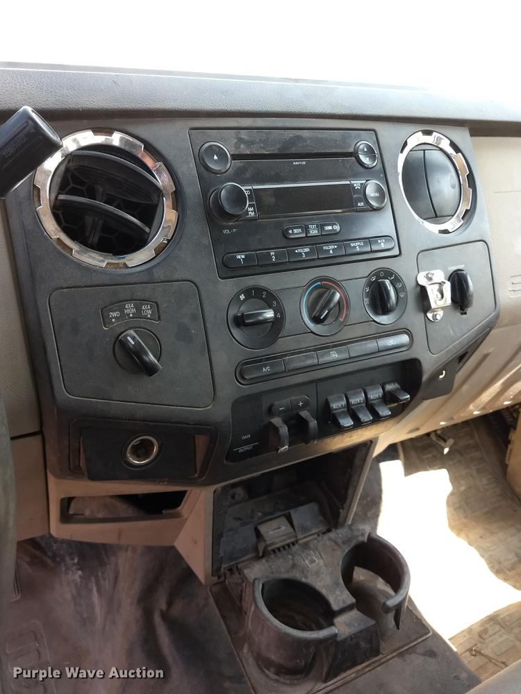 image for item ER9048 2008 Ford F550 Super Duty Crew Cab flatbed truck