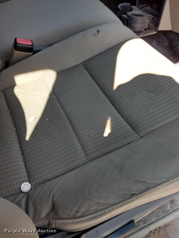 image for item ER9048 2008 Ford F550 Super Duty Crew Cab flatbed truck