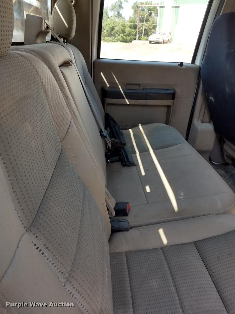 image for item ER9048 2008 Ford F550 Super Duty Crew Cab flatbed truck