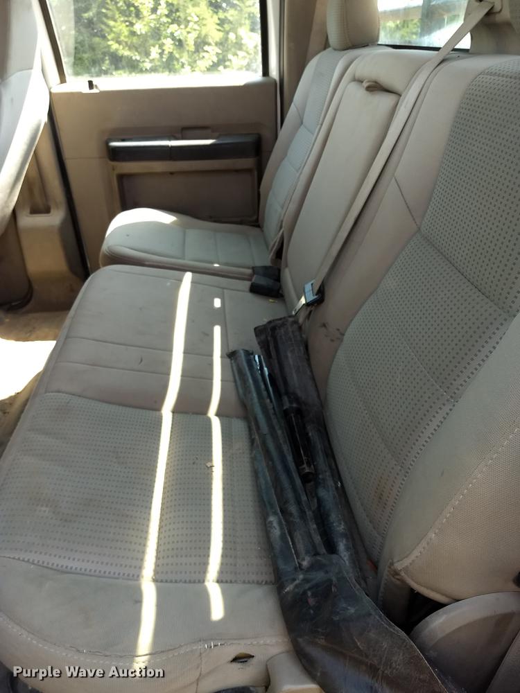 image for item ER9048 2008 Ford F550 Super Duty Crew Cab flatbed truck