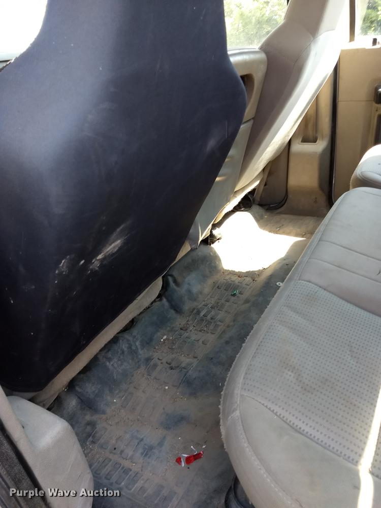 image for item ER9048 2008 Ford F550 Super Duty Crew Cab flatbed truck