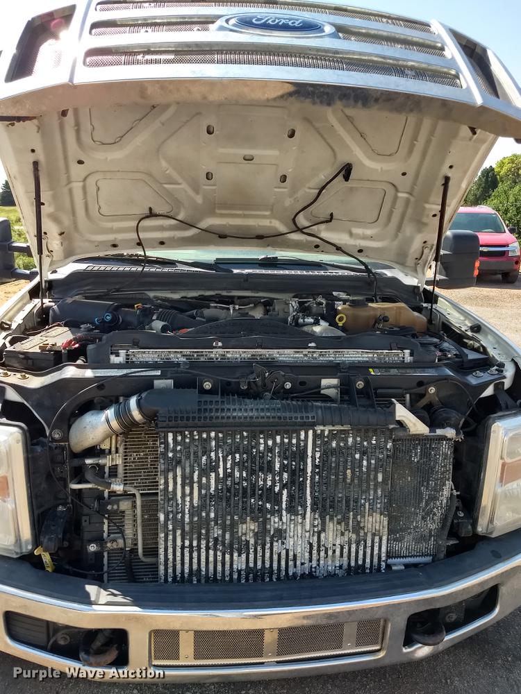 image for item ER9048 2008 Ford F550 Super Duty Crew Cab flatbed truck