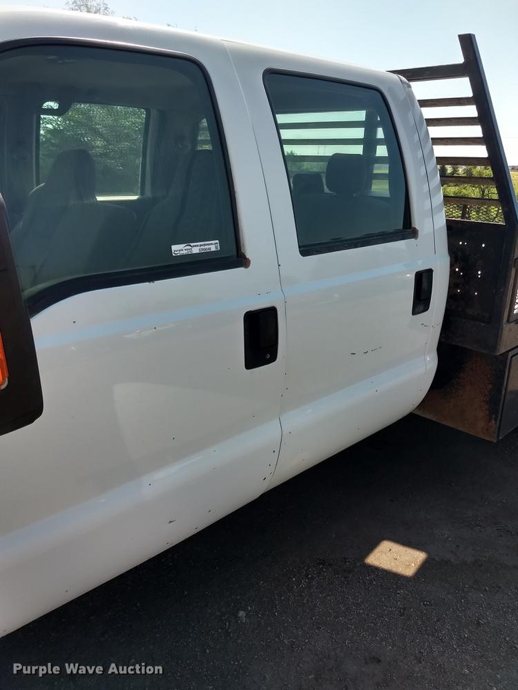 image for item ER9048 2008 Ford F550 Super Duty Crew Cab flatbed truck