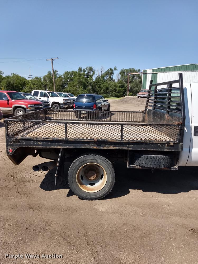image for item ER9048 2008 Ford F550 Super Duty Crew Cab flatbed truck
