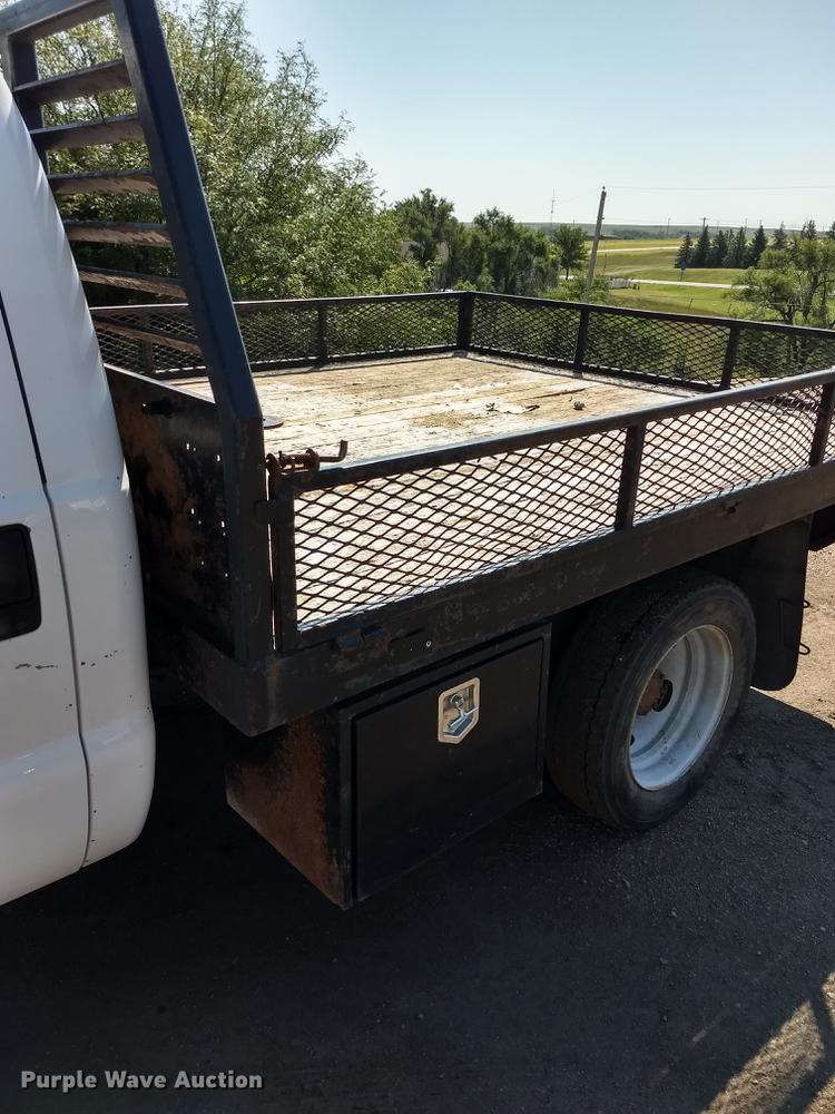 image for item ER9048 2008 Ford F550 Super Duty Crew Cab flatbed truck
