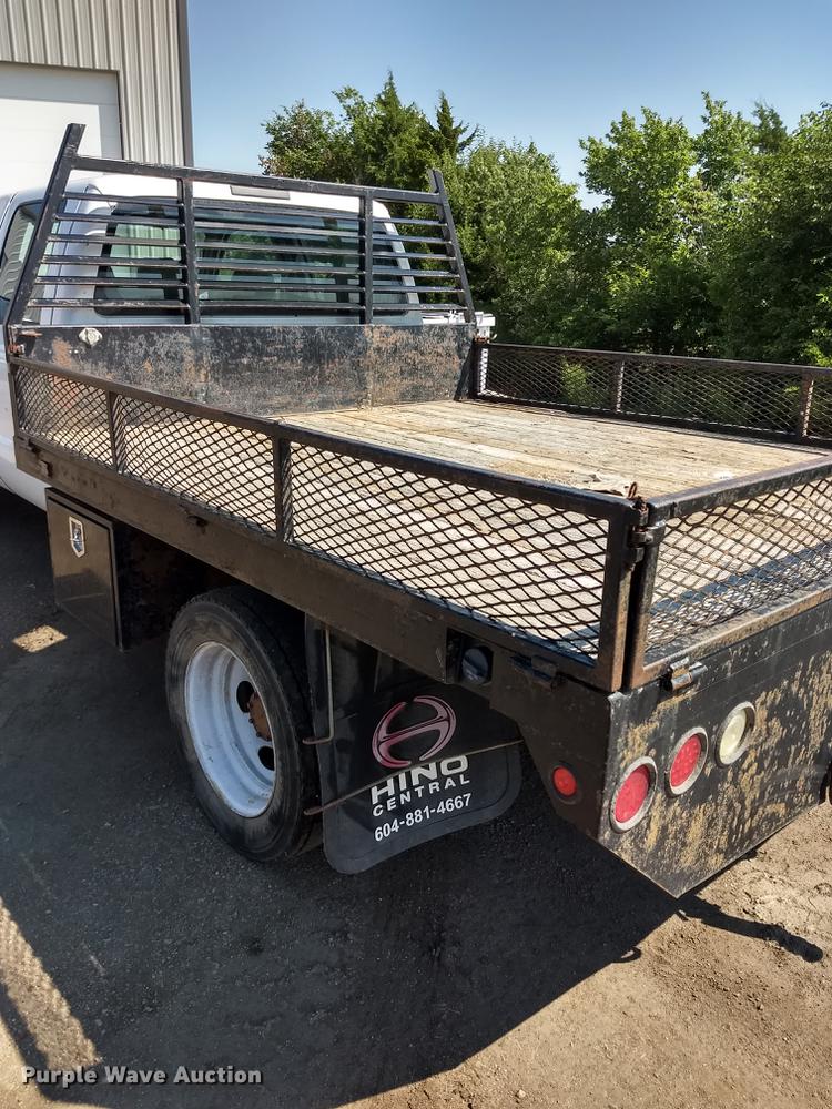 image for item ER9048 2008 Ford F550 Super Duty Crew Cab flatbed truck