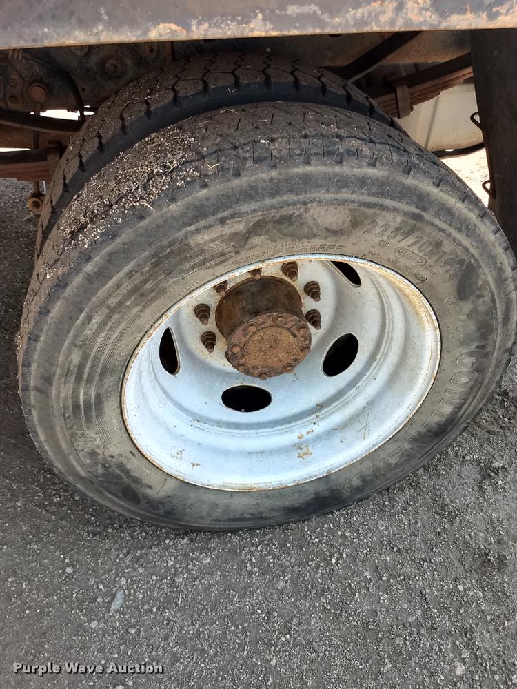 image for item ER9048 2008 Ford F550 Super Duty Crew Cab flatbed truck