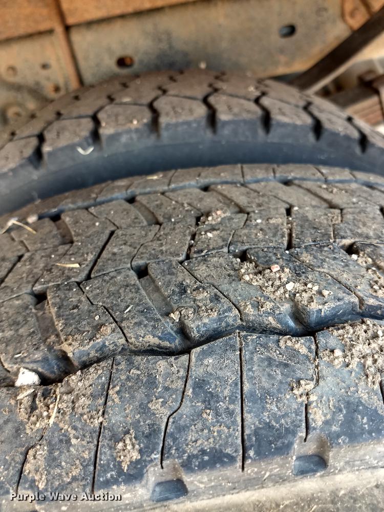 image for item ER9048 2008 Ford F550 Super Duty Crew Cab flatbed truck