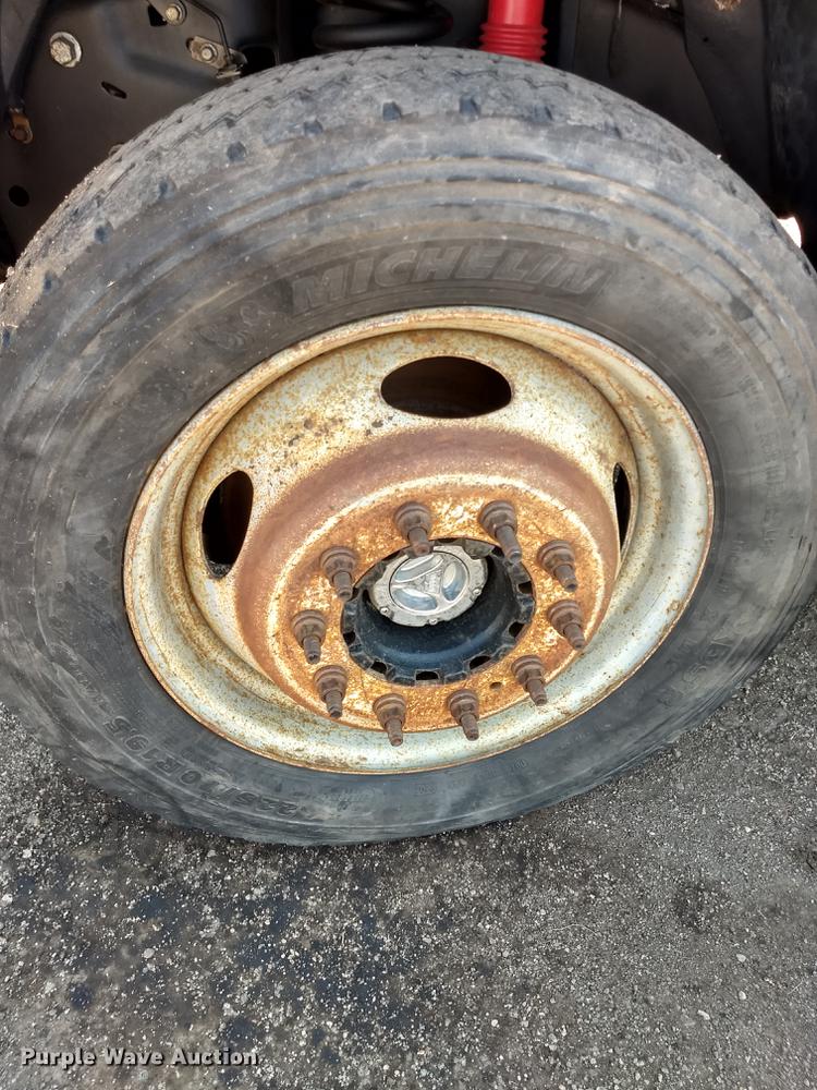 image for item ER9048 2008 Ford F550 Super Duty Crew Cab flatbed truck