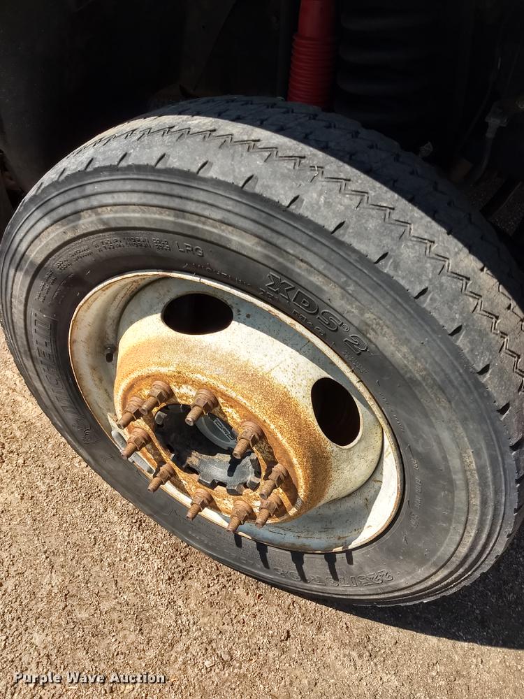 image for item ER9048 2008 Ford F550 Super Duty Crew Cab flatbed truck