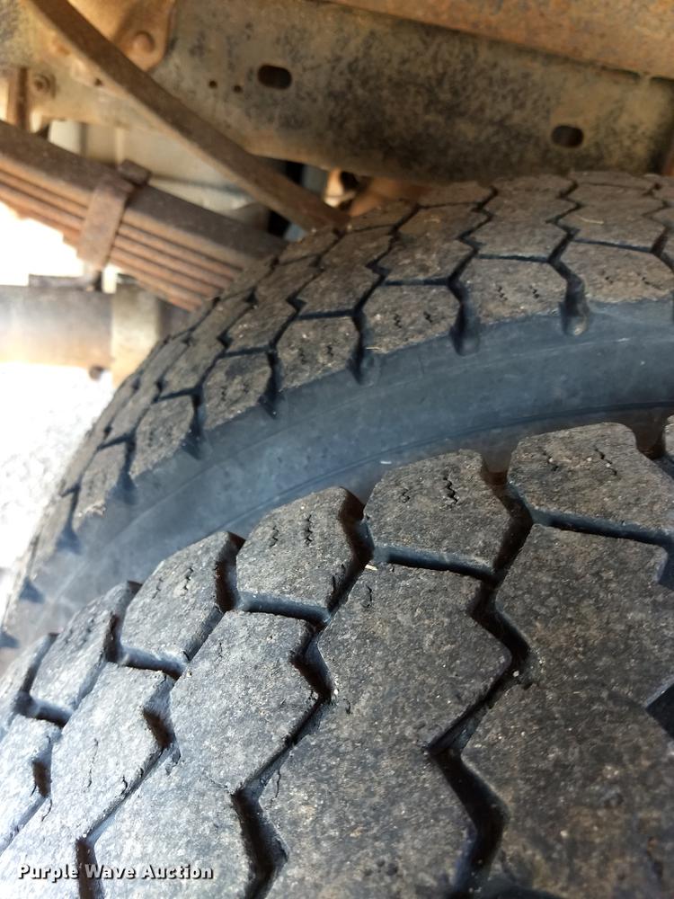 image for item ER9048 2008 Ford F550 Super Duty Crew Cab flatbed truck