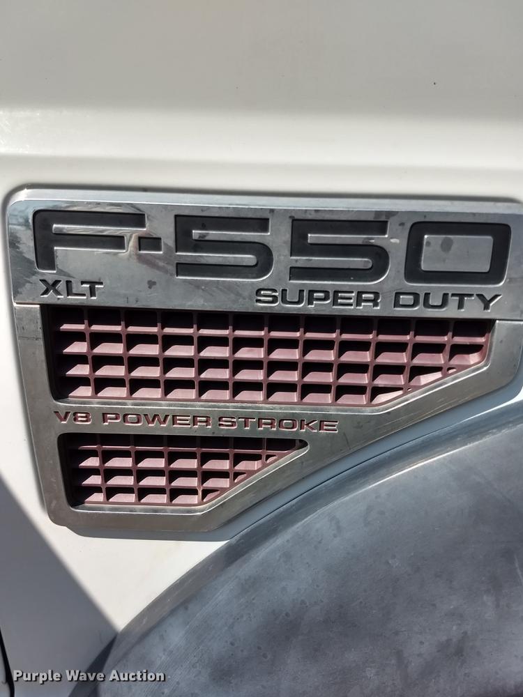 image for item ER9048 2008 Ford F550 Super Duty Crew Cab flatbed truck