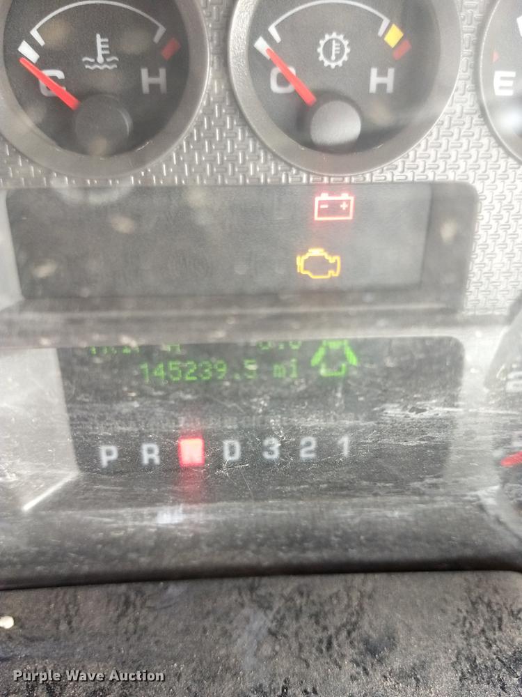 image for item ER9048 2008 Ford F550 Super Duty Crew Cab flatbed truck