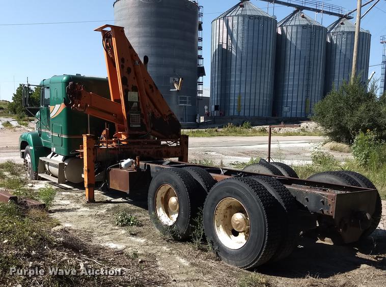 image for item ER9049 1994 Freightliner FLD120 crane truck