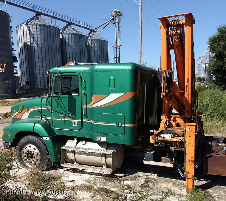 image for item ER9049 1994 Freightliner FLD120 crane truck