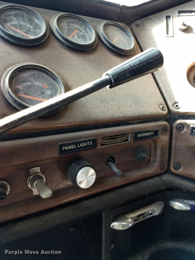 image for item ER9049 1994 Freightliner FLD120 crane truck