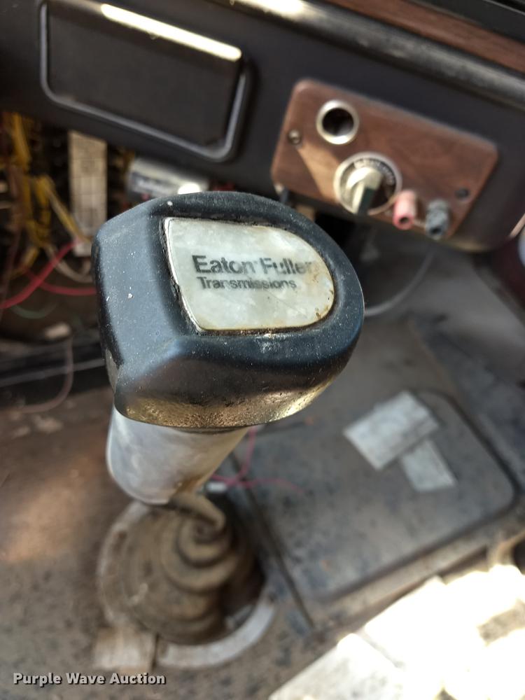 image for item ER9049 1994 Freightliner FLD120 crane truck