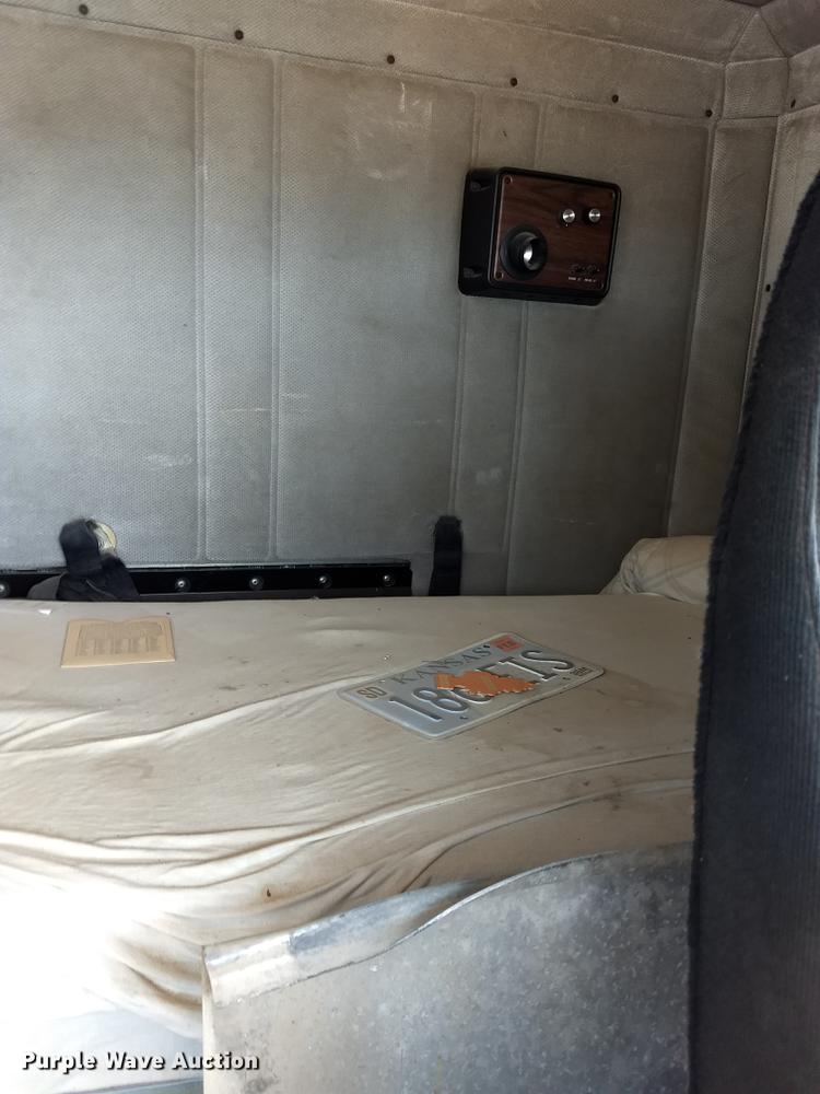 image for item ER9049 1994 Freightliner FLD120 crane truck