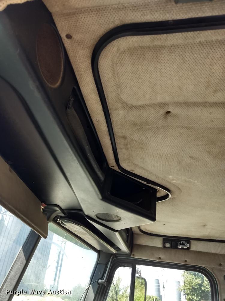 image for item ER9049 1994 Freightliner FLD120 crane truck