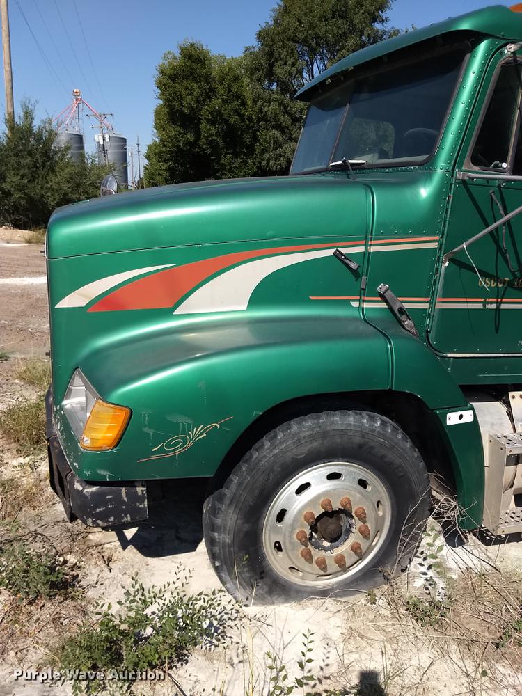 image for item ER9049 1994 Freightliner FLD120 crane truck