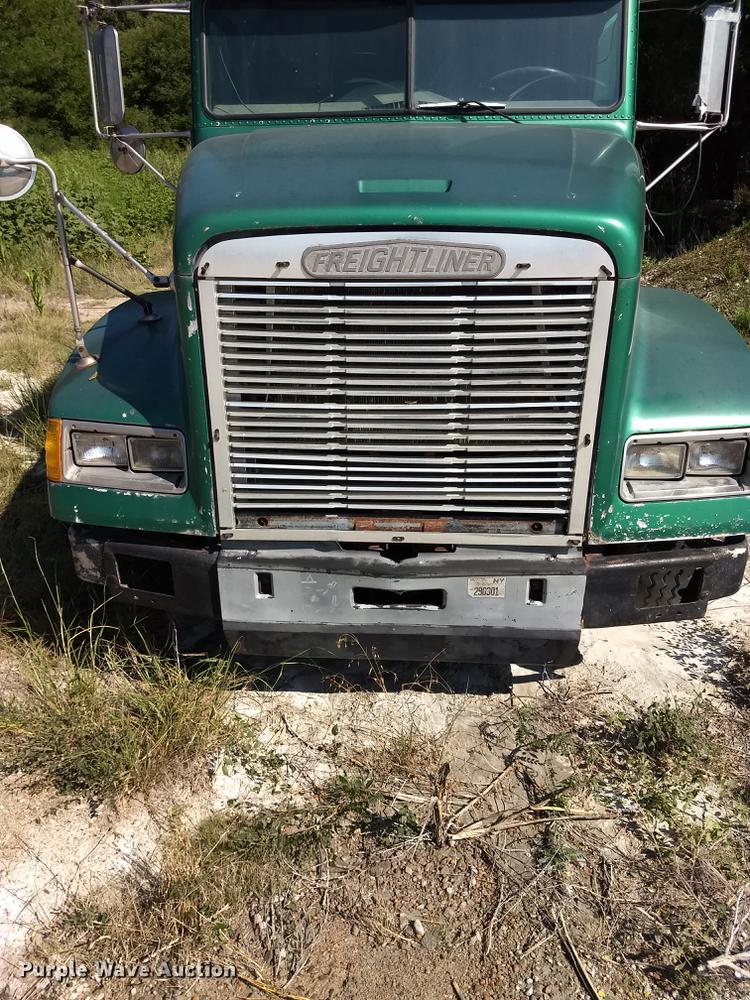 image for item ER9049 1994 Freightliner FLD120 crane truck