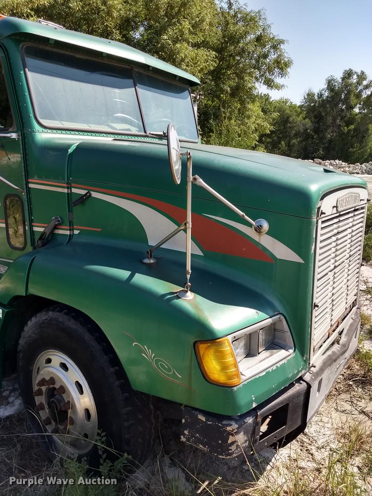 image for item ER9049 1994 Freightliner FLD120 crane truck