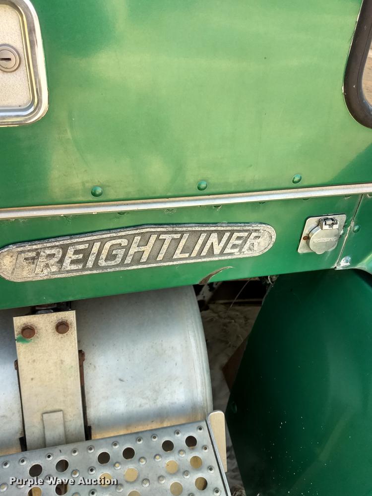 image for item ER9049 1994 Freightliner FLD120 crane truck