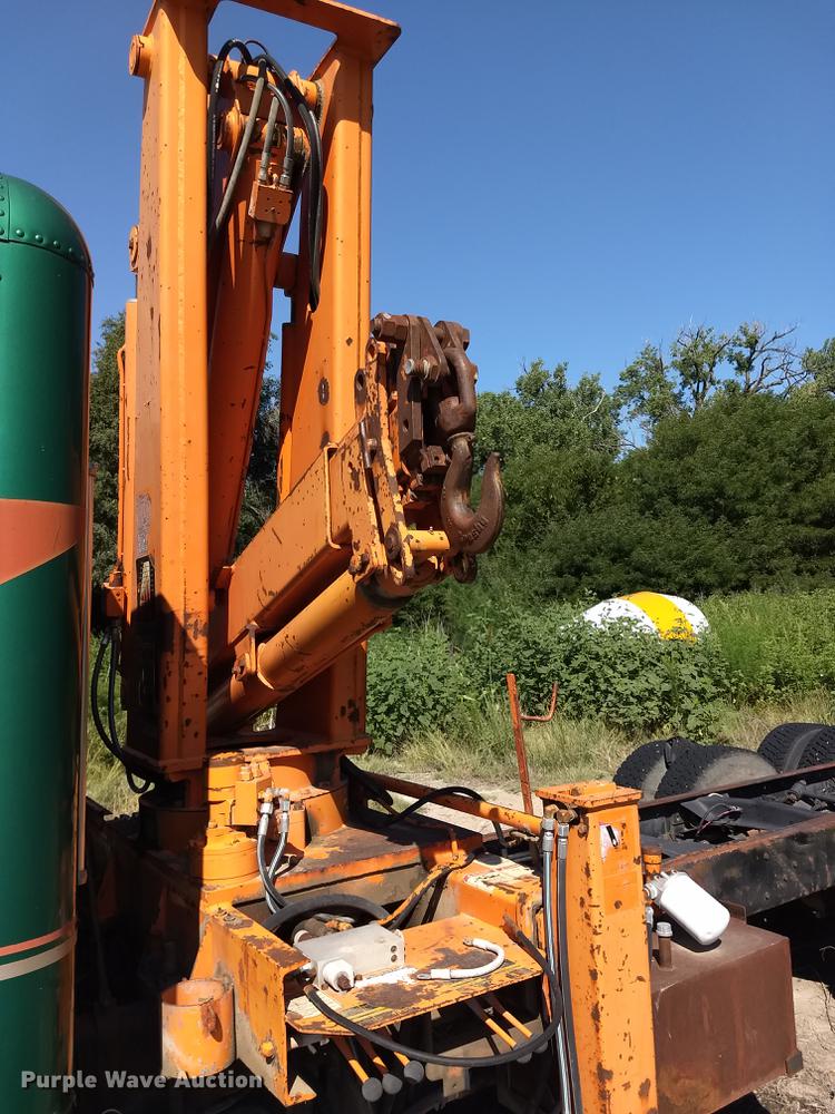 image for item ER9049 1994 Freightliner FLD120 crane truck