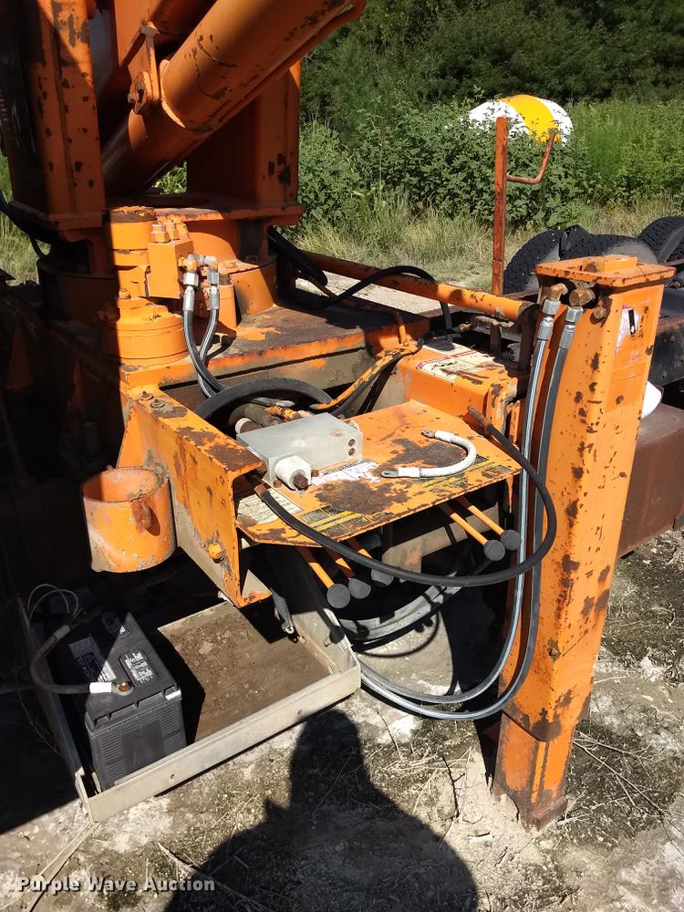 image for item ER9049 1994 Freightliner FLD120 crane truck