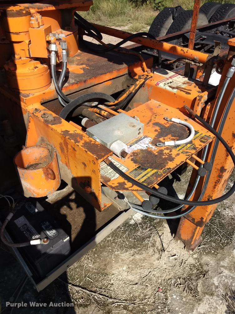 image for item ER9049 1994 Freightliner FLD120 crane truck