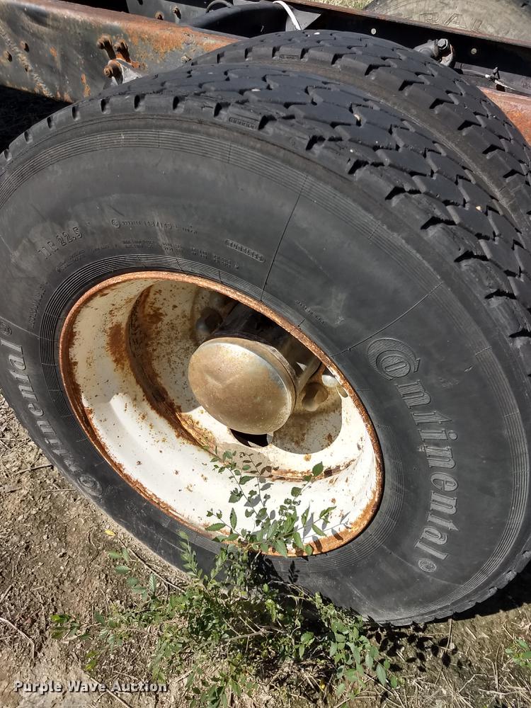 image for item ER9049 1994 Freightliner FLD120 crane truck