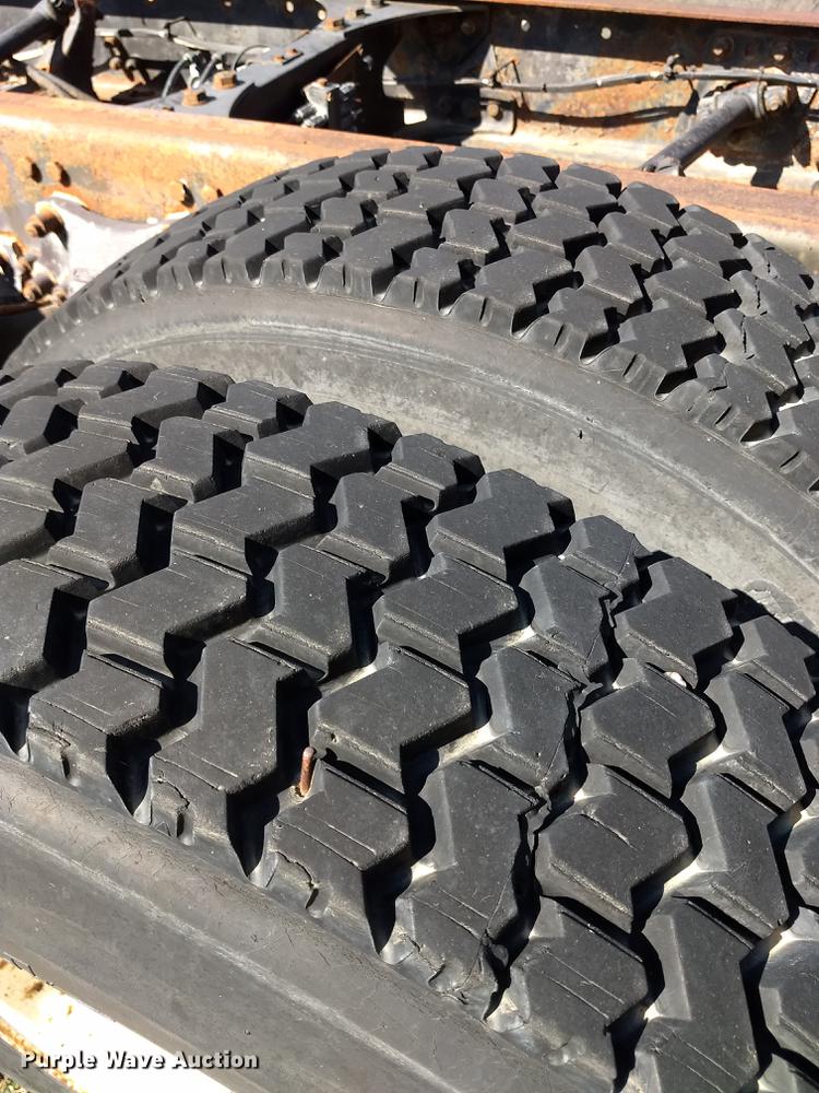 image for item ER9049 1994 Freightliner FLD120 crane truck