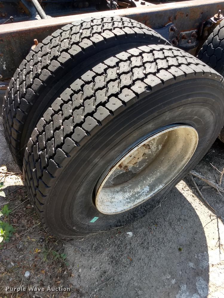 image for item ER9049 1994 Freightliner FLD120 crane truck