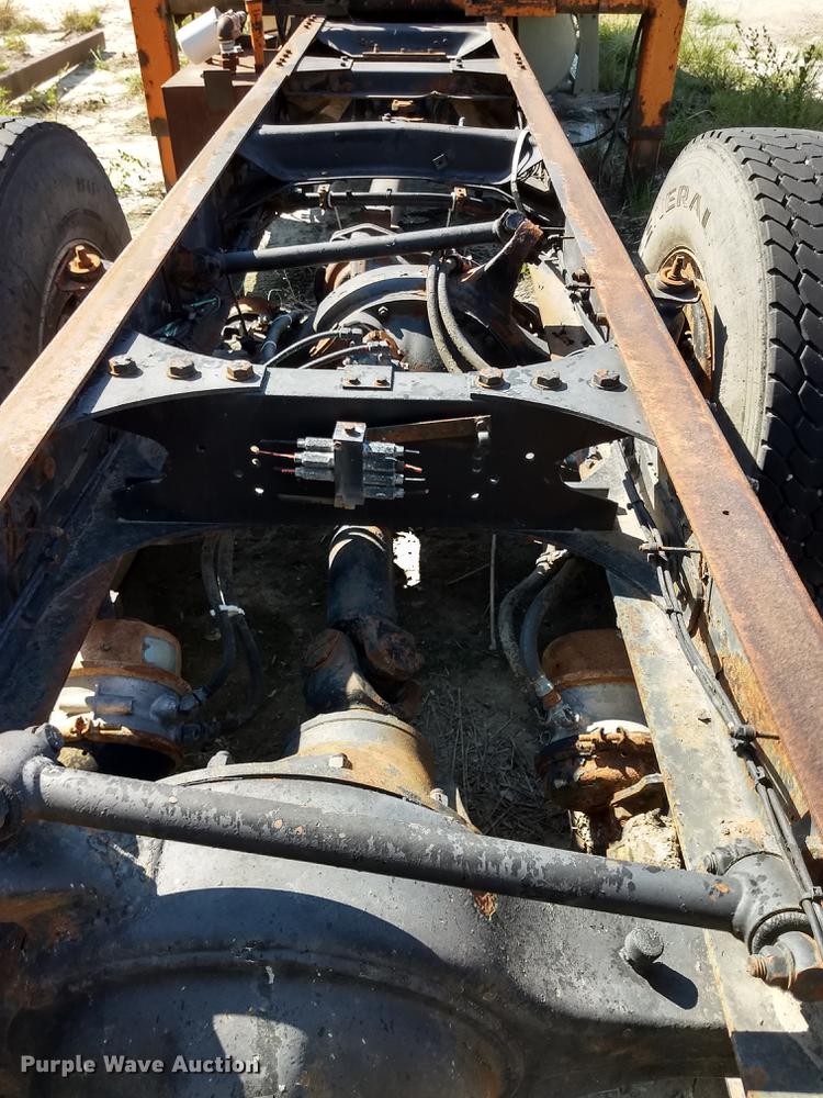 image for item ER9049 1994 Freightliner FLD120 crane truck